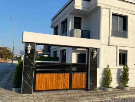 3 1 Villa Mit Offener Küche Und Pool Freistehender Eingang Zum Verkauf In Der Nachbarschaft Von Didim Camlik