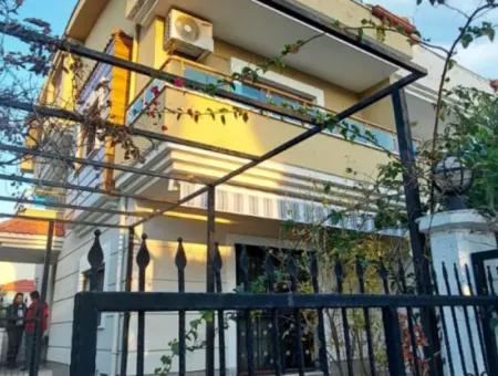 4 Zimmer Villa Zu Verkaufen In Didim Efeler Nachbarschaft