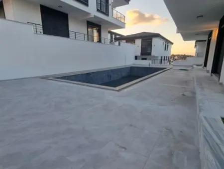 Luxuriöse 3 In 1 Pool Villa In Einem Komplex Zum Verkauf In Didim Hisar