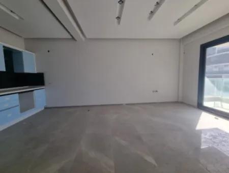 Brandneue 2 1 Wohnung In Einem Komplex Mit Pool Zum Verkauf In Der Nachbarschaft Von Didim Altinkum