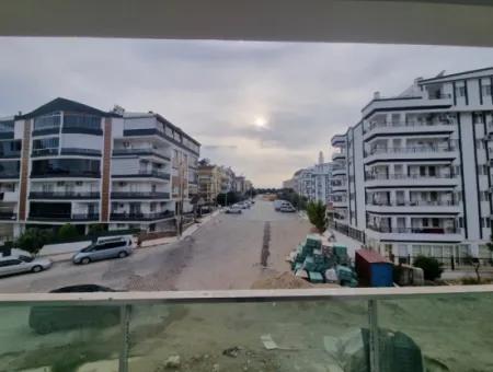 500 M Zum Meer! Brandneue 2 1 Wohnung In Einem Komplex Mit Pool Zum Verkauf In Der Nachbarschaft Von Didim Altinkum