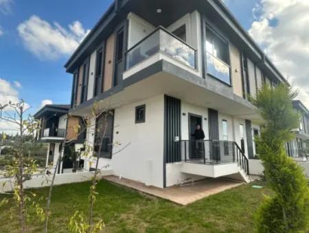 5 1 Pool Villa Zu Verkaufen In Didim Hisar Nachbarschaft