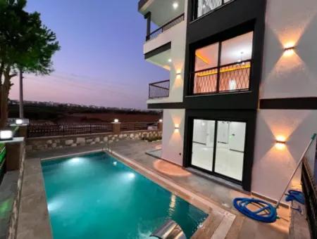 4 Bedroom Luxury Villa In Efeler Mah, Didim