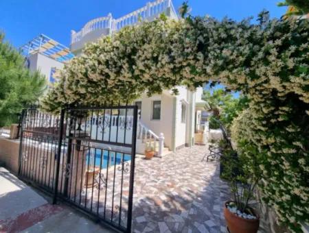 4 Bedroom Detached Villa With Pool In Didim Camlik Neighborhood