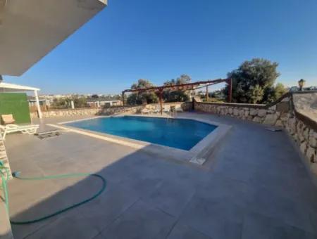 4 Bedroom Villa With  Pool  In Didim Hisar