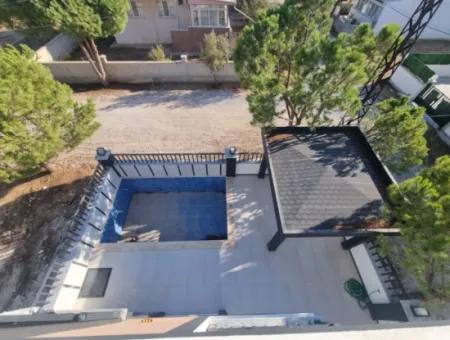 4 Bedroom Detached Villa With Pool  In Didim Efeler Neighborhood