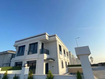 3 1 Detached Entrance Villa With Pool For Sale In Didim Camlik Neighborhood