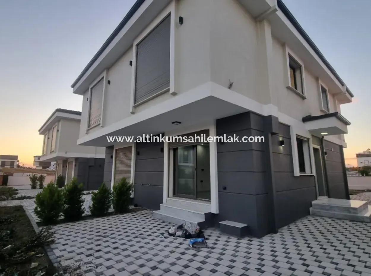 Didim Hisar Mahallesinde Satılık  Site İçerisinde 3+1 Havuzlu Villa