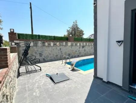 Didim Hisarda Satılık 3+2 Havuzlu Eşyalı Villa