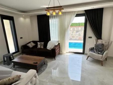 Didim Hisarda Satılık 3+2 Havuzlu Eşyalı Villa