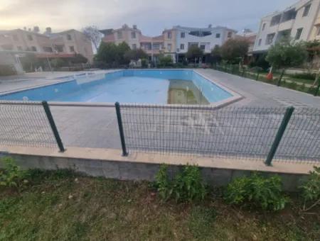 Didim Efeler Mahallesinde Satılık 5+1 Havuzlu Site İçerisinde  Köşe Başı Villa