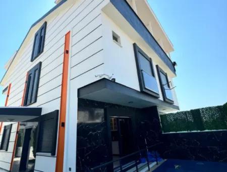 Didim Hisar Mahallesinde Satılık Eşyalı Havuzlu Lüks 3+1 Villa