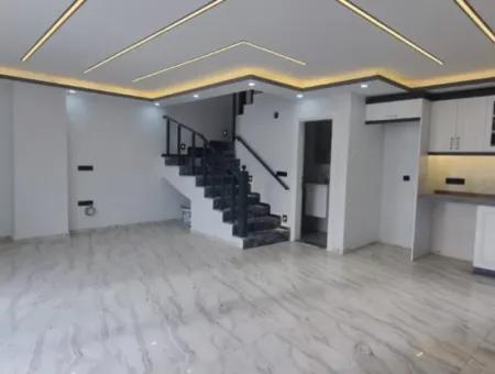 Didim Hisar Mahallesinde Satılık 3+1 Ön Cephe Havuzlu Sıfır Villa