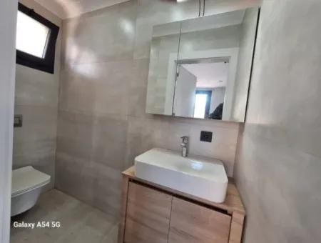 Didim Hisar  Mahallesinde Satılık 3+1 Havuzlu Villa