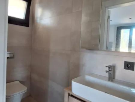 Didim Hisar  Mahallesinde Satılık 3+1 Havuzlu Villa