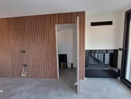 Didim Hisar  Mahallesinde Satılık 3+1 Havuzlu Villa