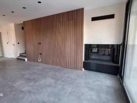 Didim Hisar  Mahallesinde Satılık 3+1 Havuzlu Villa