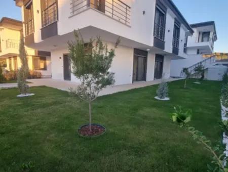 Didim Hisar'da  Satılık  Site İçerisinde Lüks 3+1 Havuzlu Villa