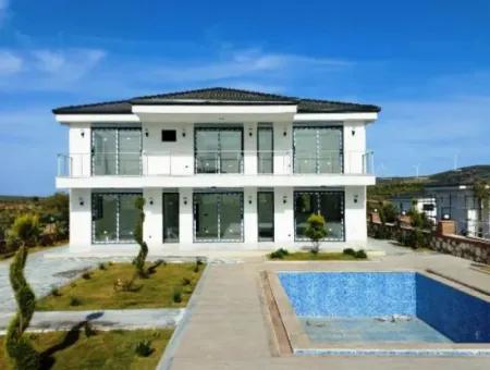 Didim Yeşiltepe'de  Projeden Satılık Havuzlu Müstakil Villa, Yazlık Ev