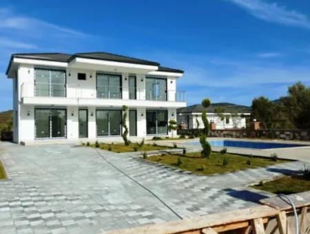 Didim Yeşiltepe'de  Projeden Satılık Havuzlu Müstakil Villa, Yazlık Ev