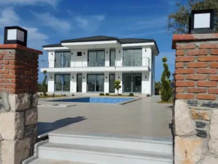 Didim Yeşiltepe'de  Projeden Satılık Havuzlu Müstakil Villa, Yazlık Ev