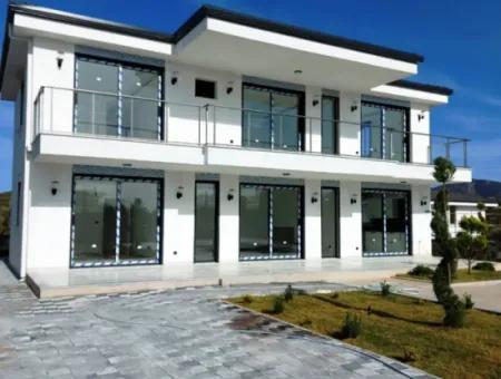 Didim Yeşiltepe'de  Projeden Satılık Havuzlu Müstakil Villa, Yazlık Ev